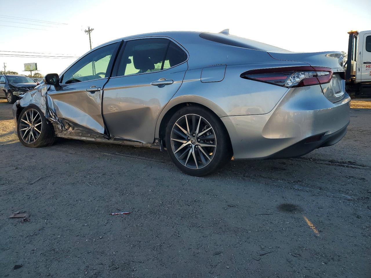 2024 Toyota Camry Xle - Фото 2