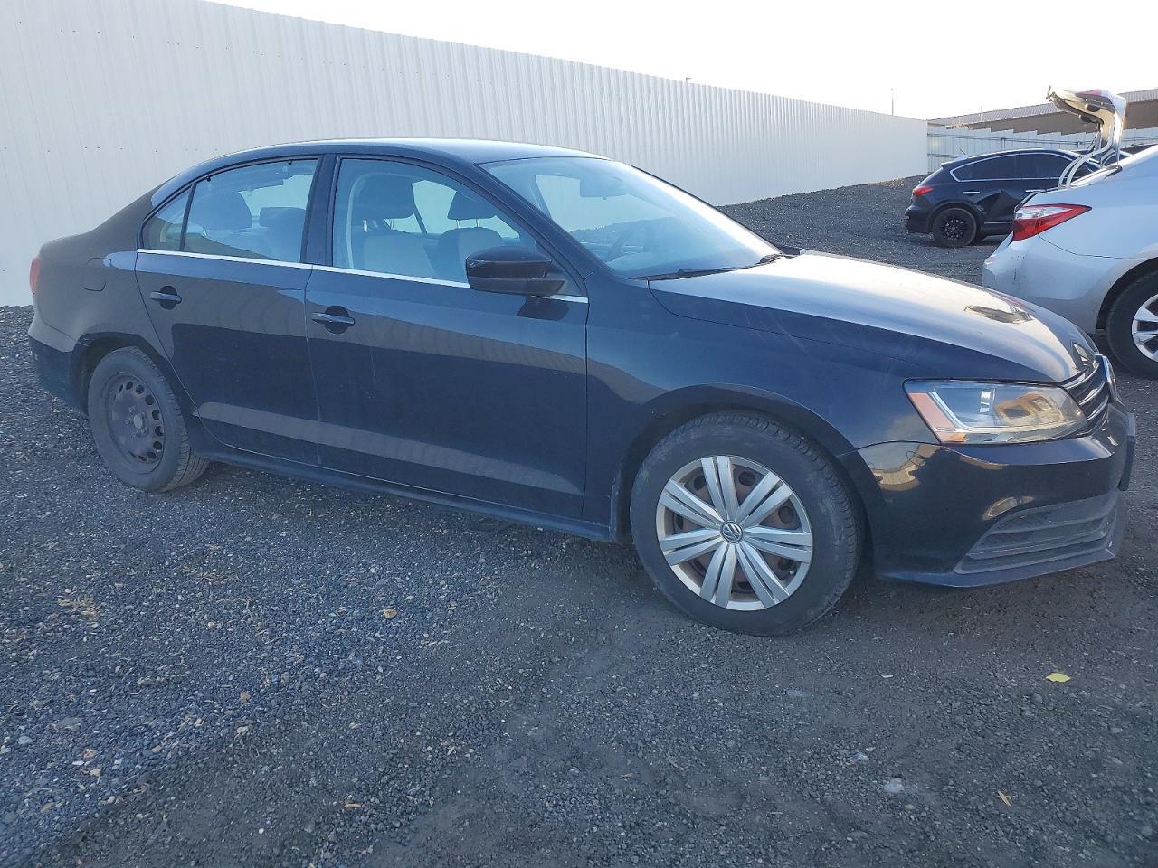 2017 Volkswagen Jetta - Image 4