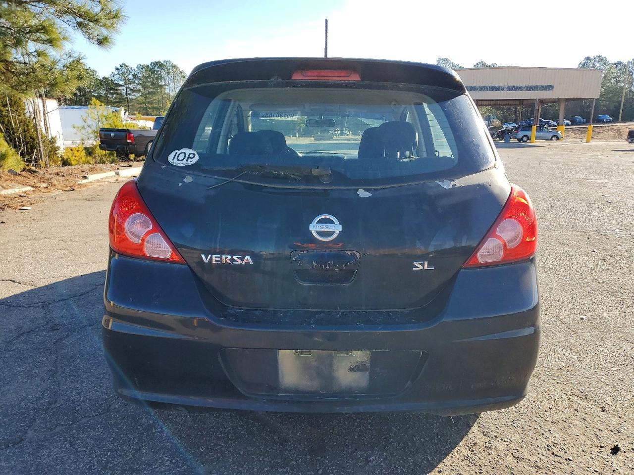 2010 Nissan Versa S - Фото 6