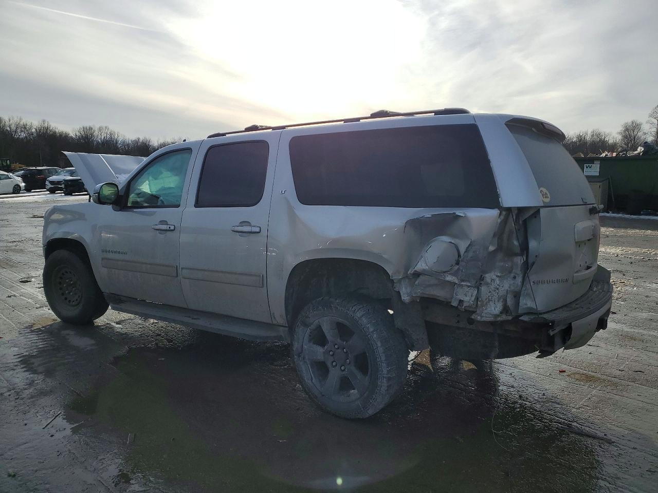 2014 Chevrolet Suburban K1500 Lt - Image 2