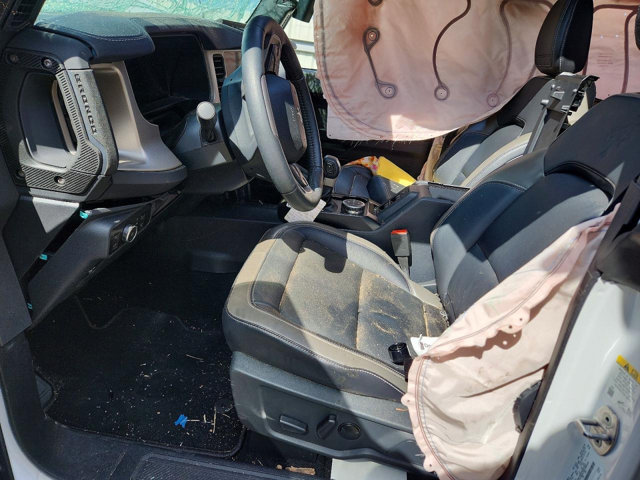 2025 Ford Bronco Outer Banks - Image 7