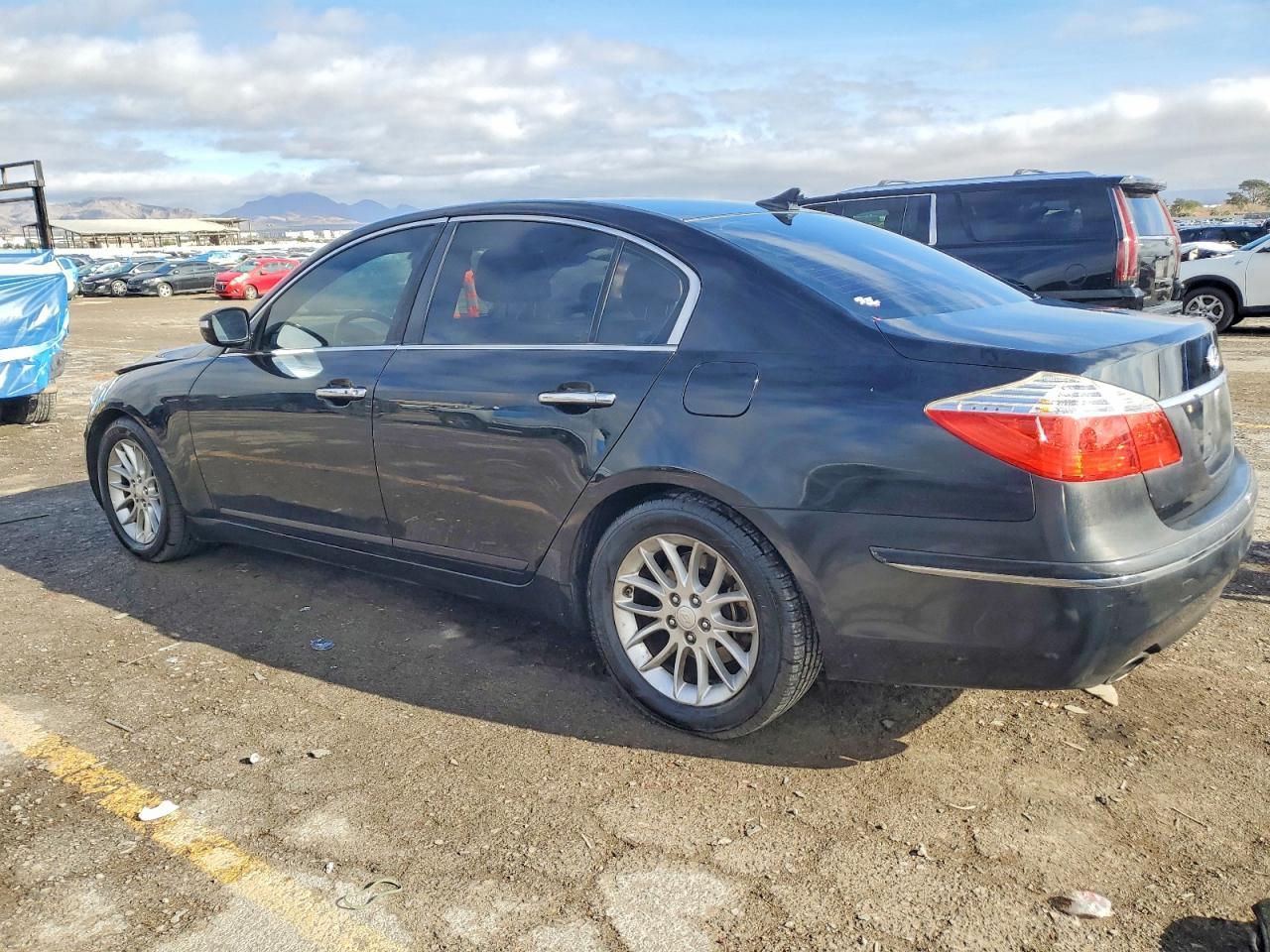 2009 Hyundai Genesis 3.8L - Фото 2