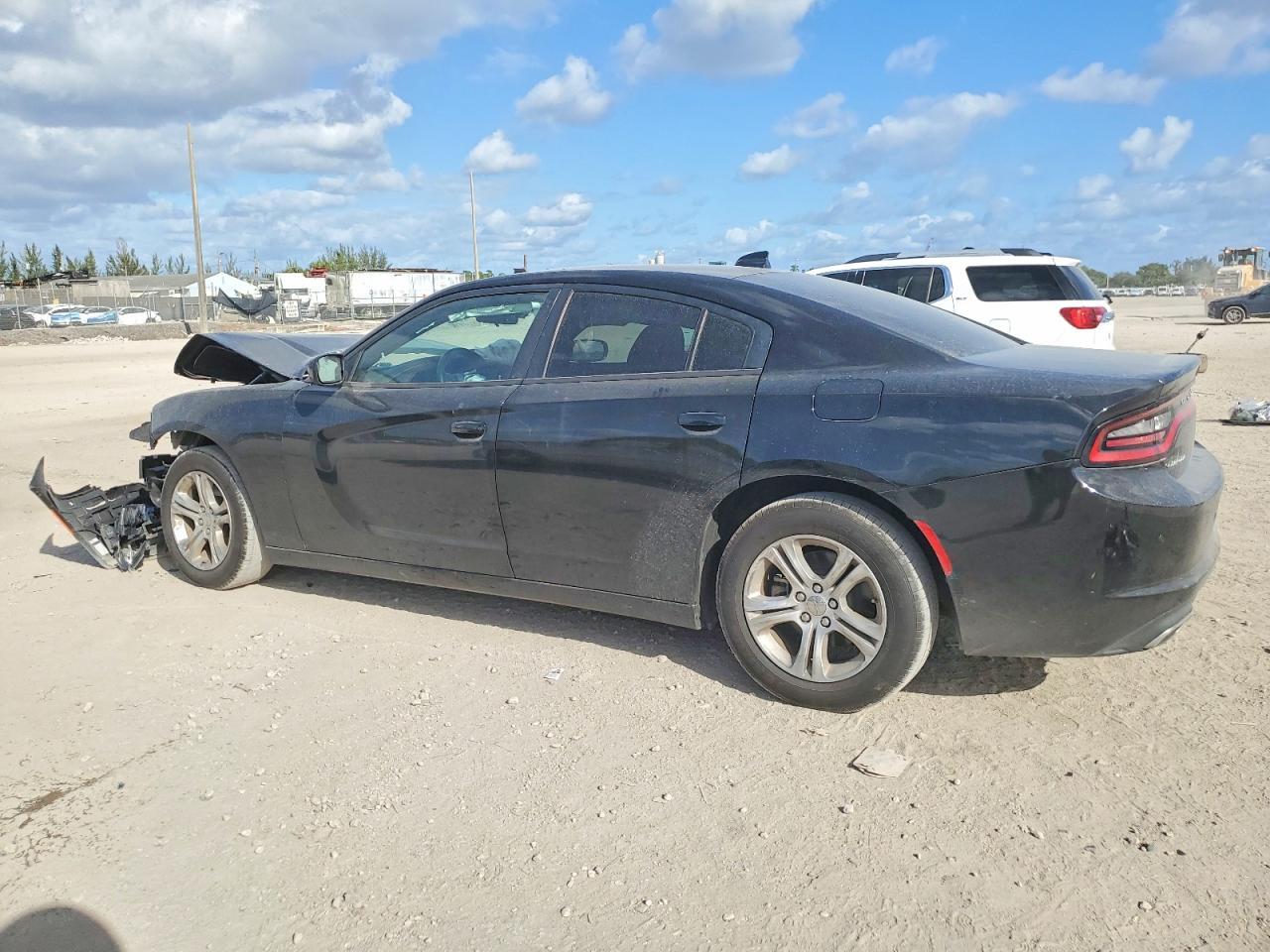 2023 Dodge Charger Sxt - Image 2