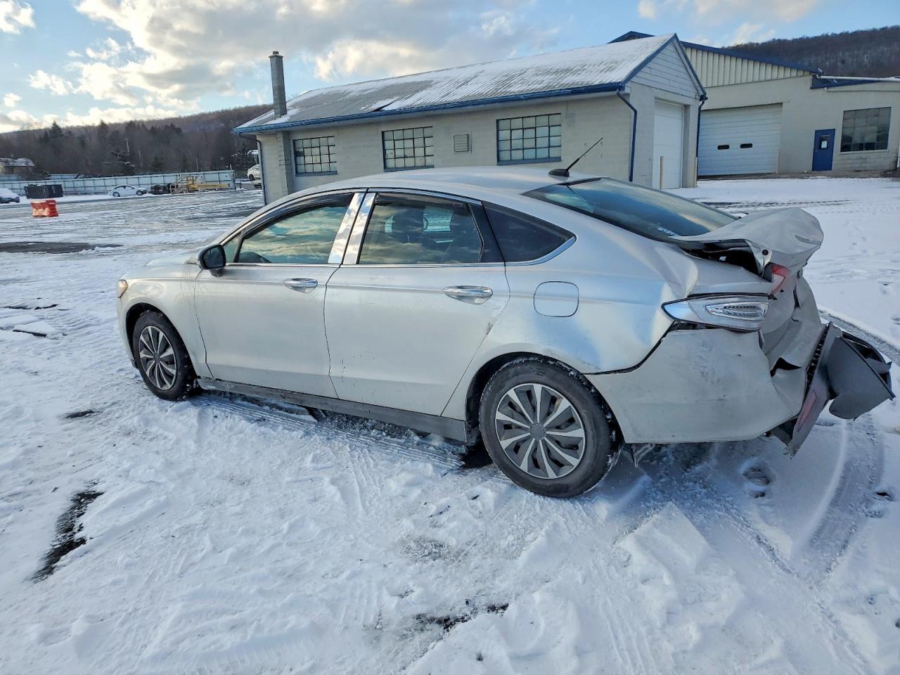 2014 Ford Fusion S - Фото 2