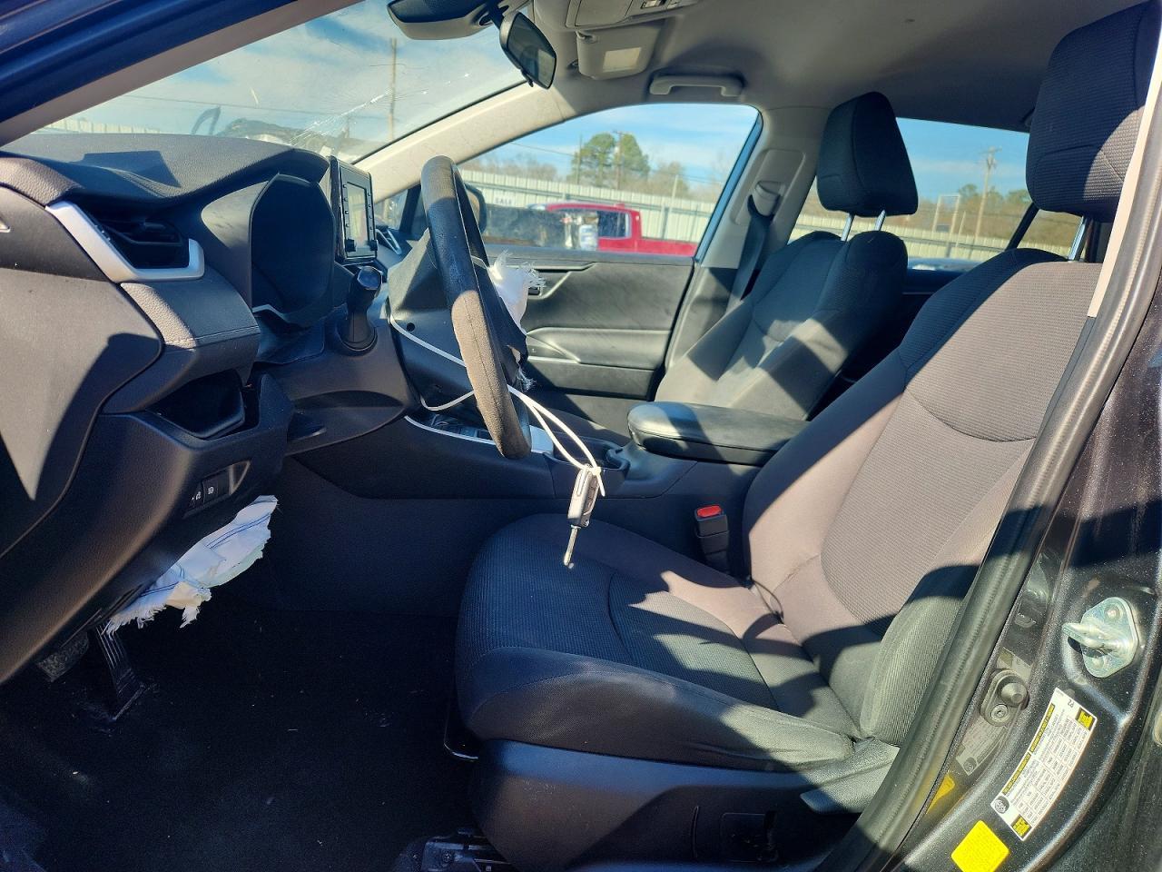 2020 Toyota Rav4 Le - Image 7