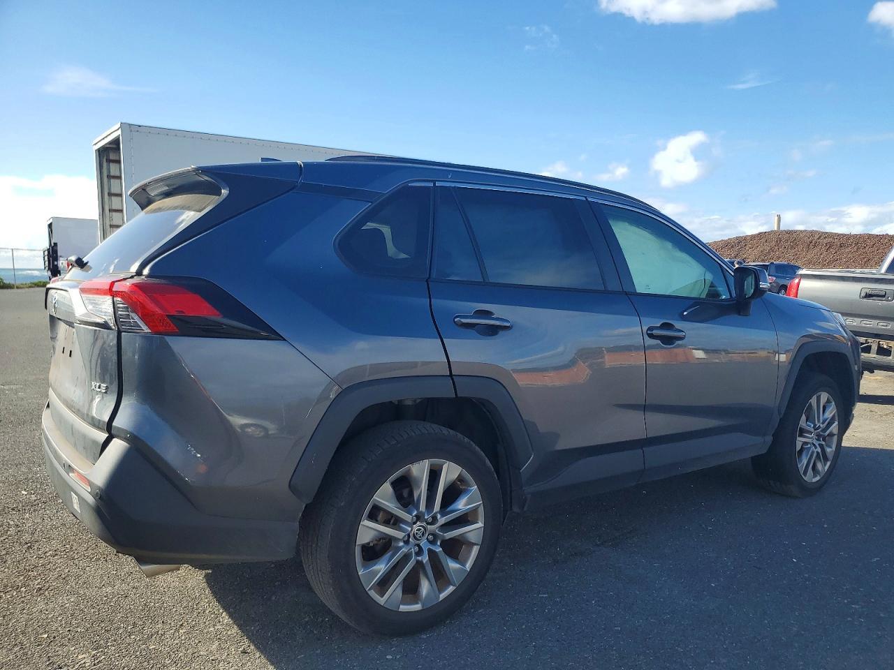 2024 Toyota Rav4 Xle Premium - Image 3