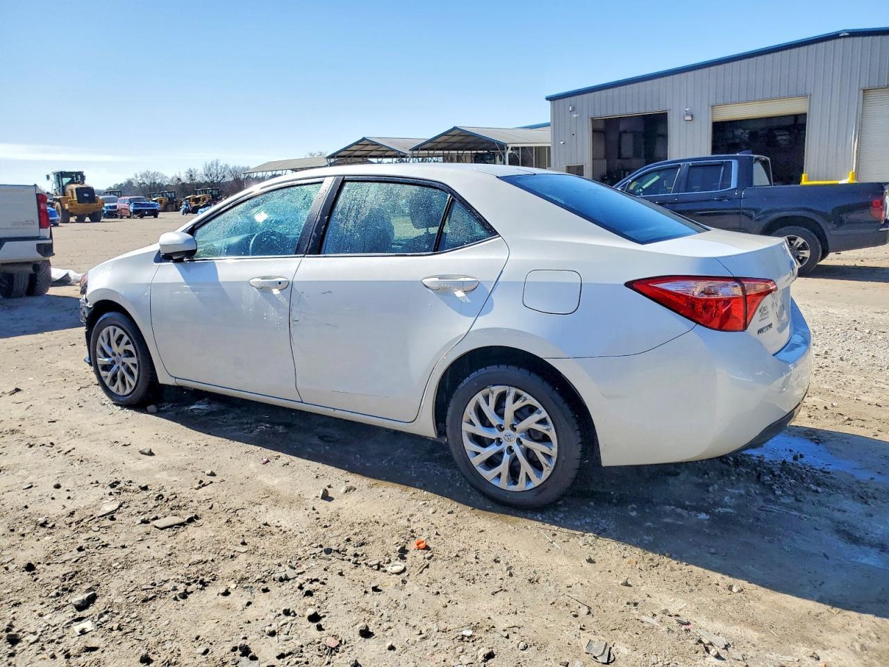 2018 Toyota Corolla Le - Фото 2