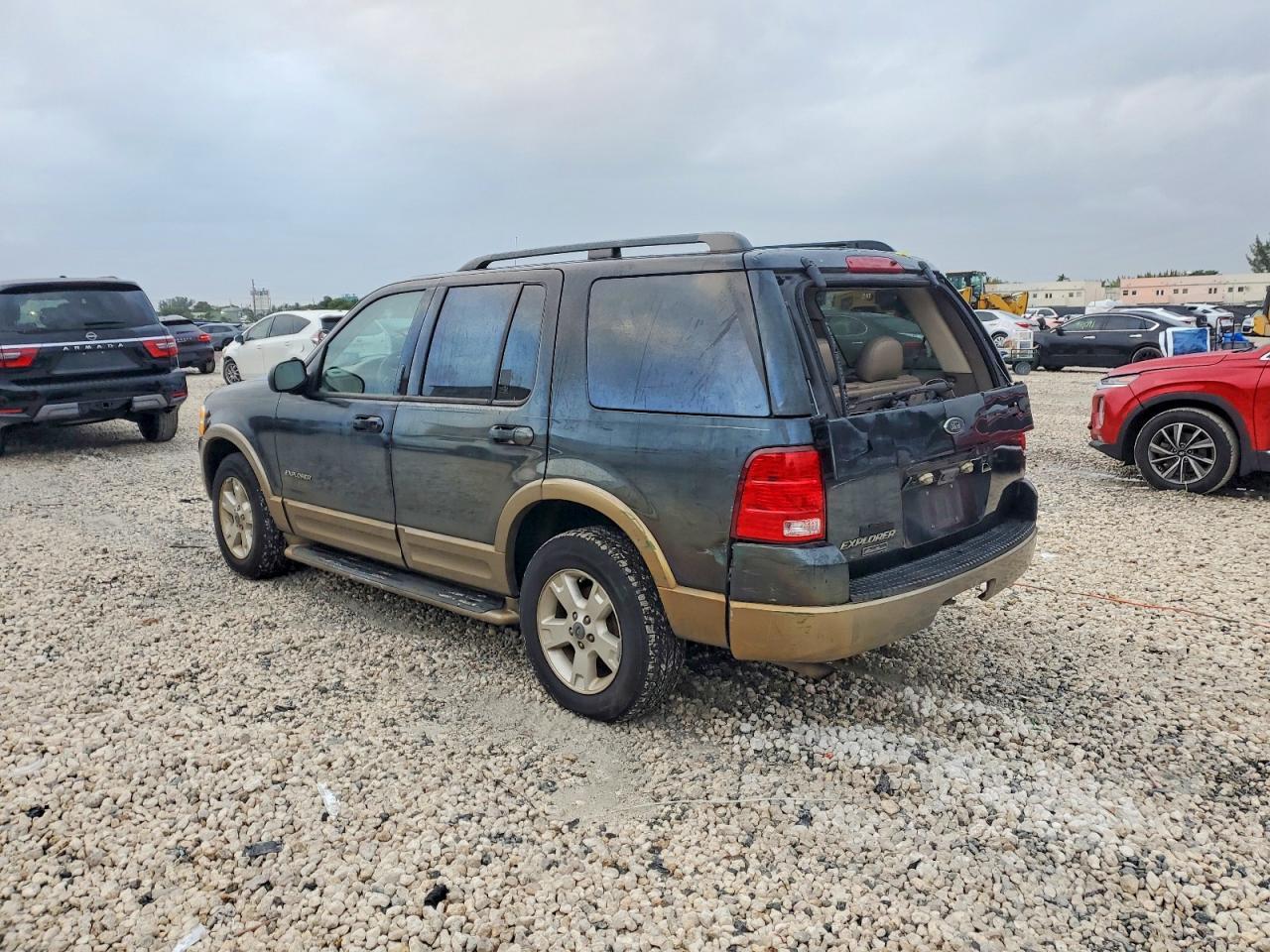 2004 Ford Explorer Eddie Bauer - Image 2
