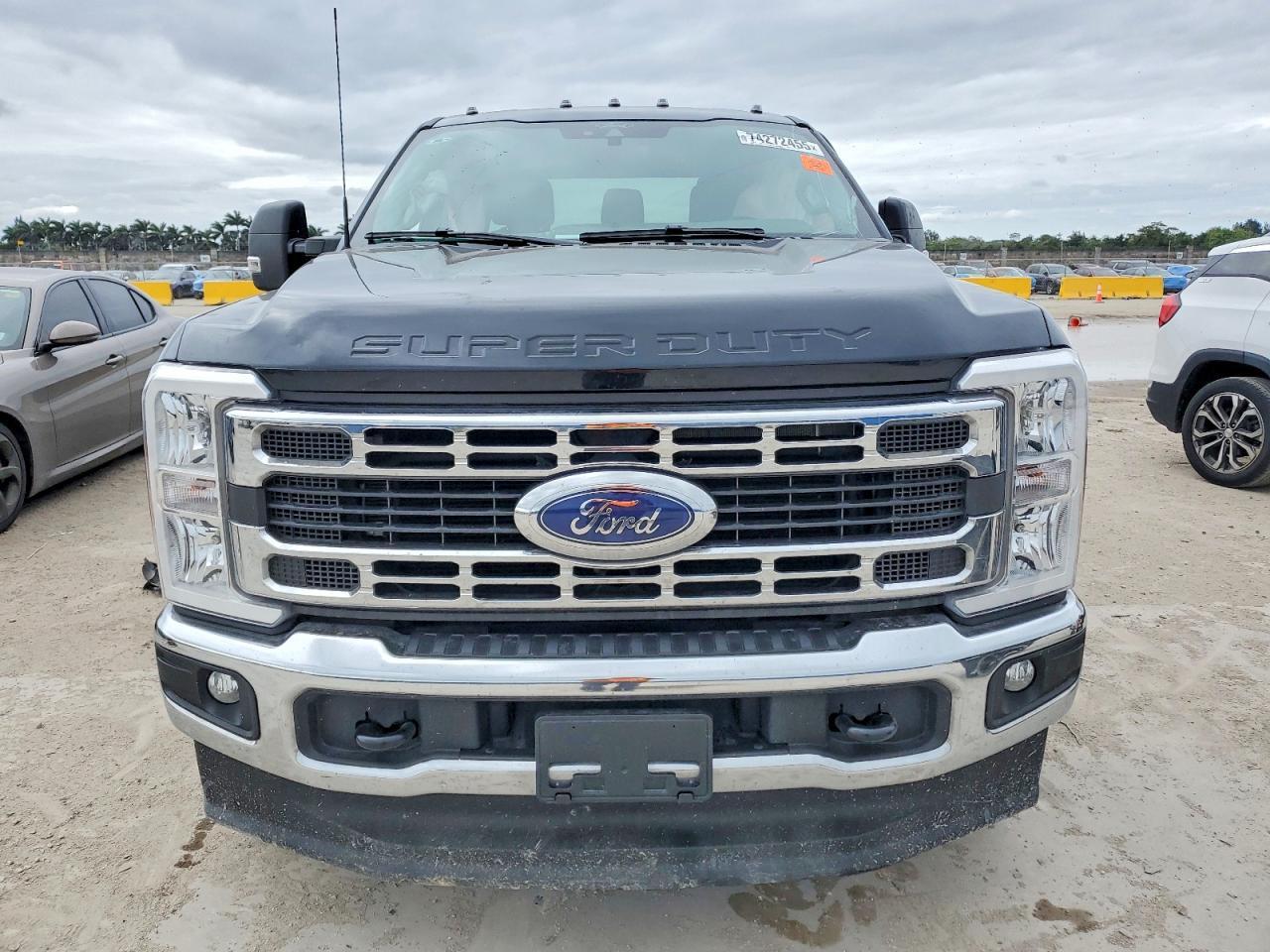 2025 Ford F350 Super Duty - Фото 5