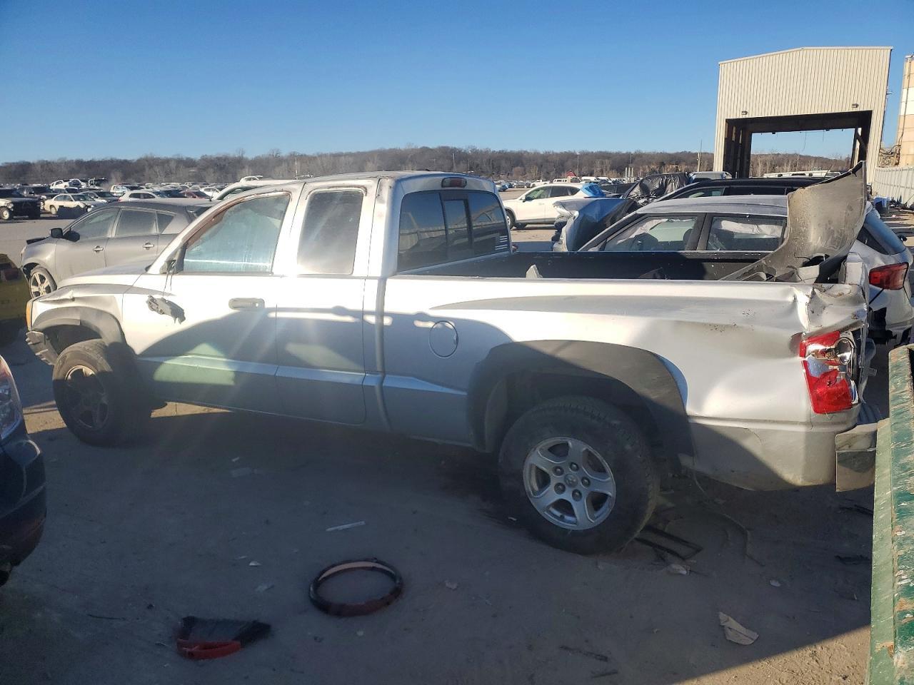 2006 Dodge Dakota Slt - Image 2