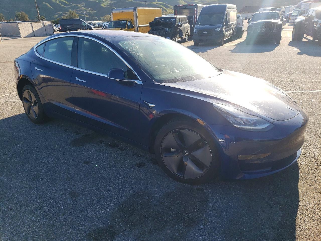 2019 Tesla Model 3 - Фото 4