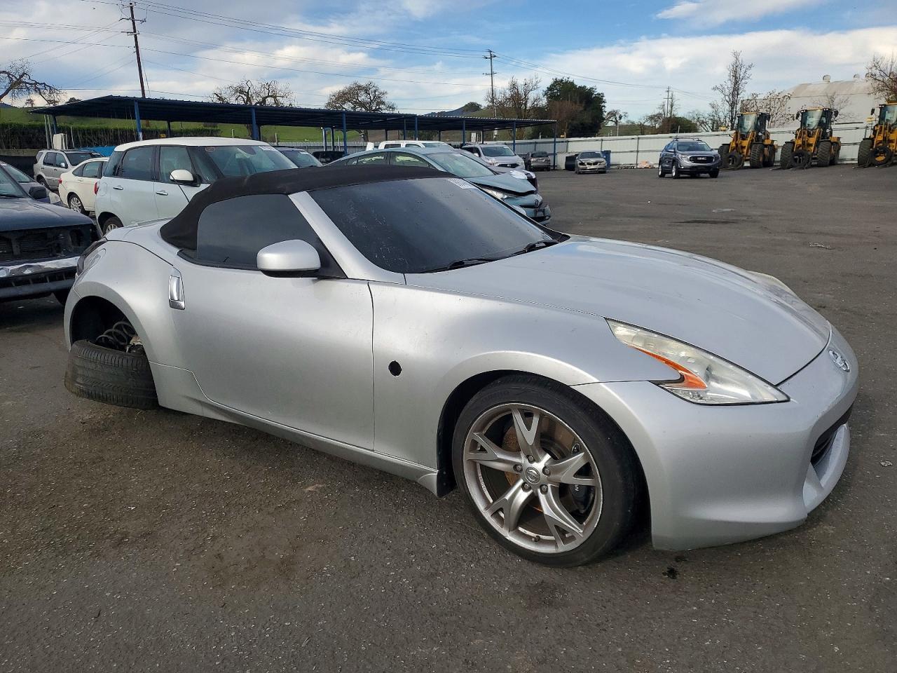 2010 Nissan 370Z - Image 4