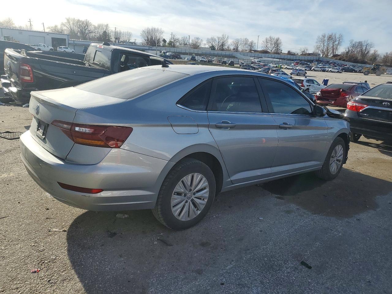 2019 Volkswagen Jetta S - Фото 3