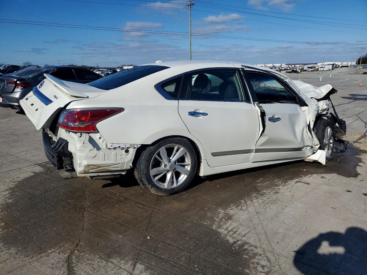 2015 Nissan Altima 2.5 - Image 3