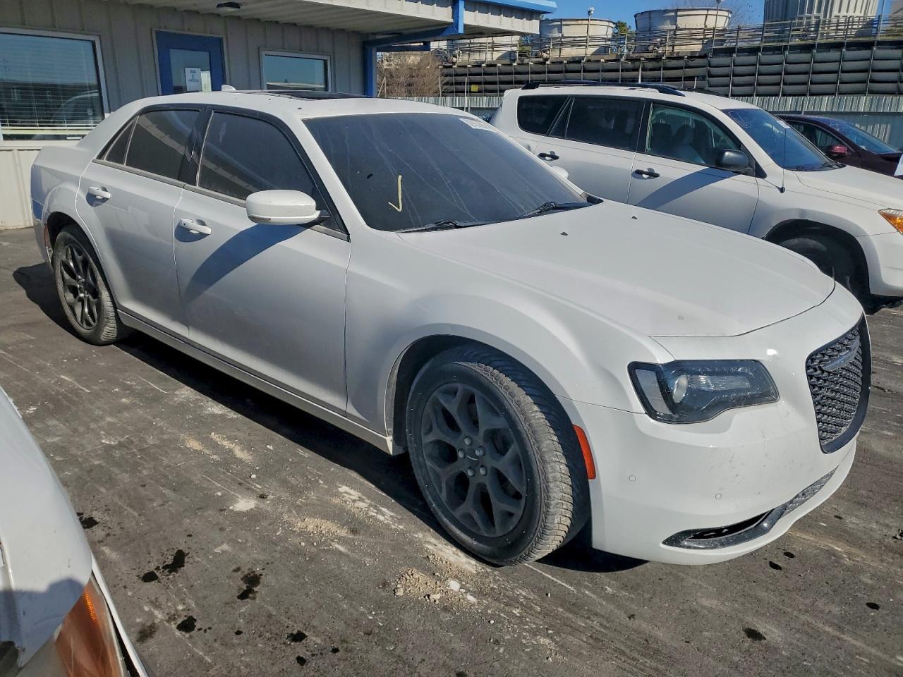 2018 Chrysler 300 S - Фото 4
