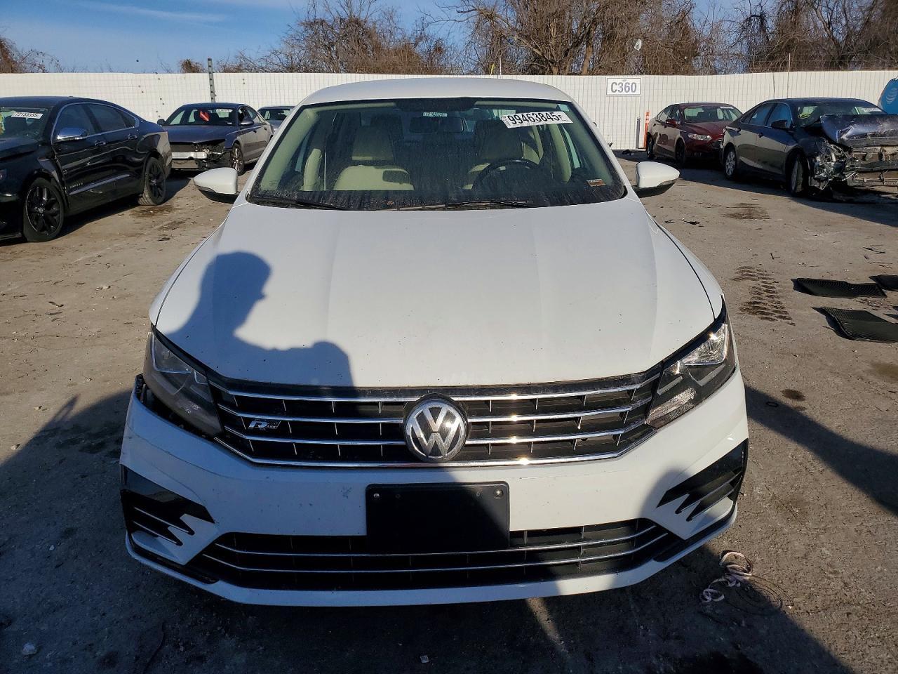 2017 Volkswagen Passat R-Line - Фото 5