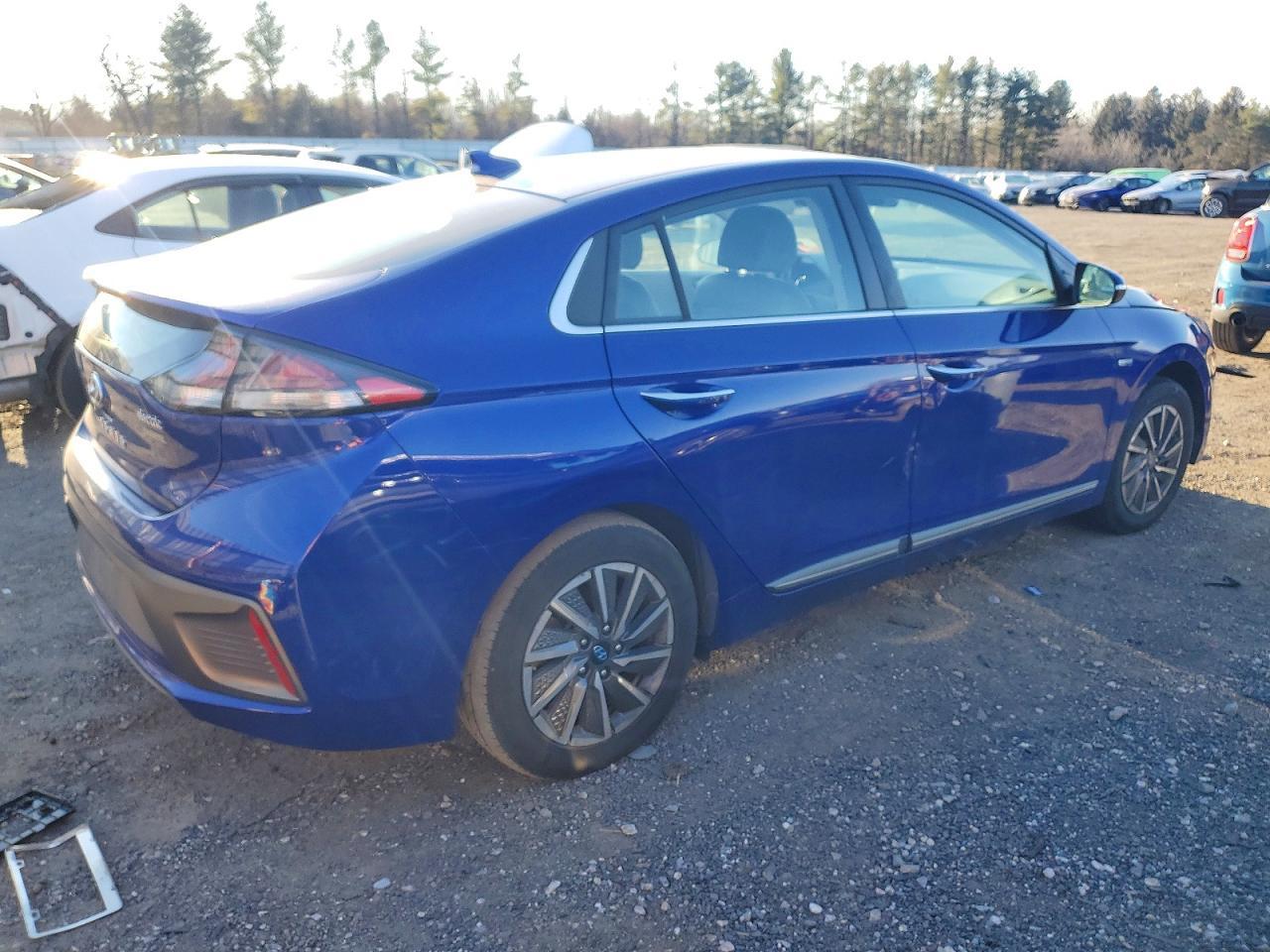 2020 Hyundai Ioniq Limited - Image 3