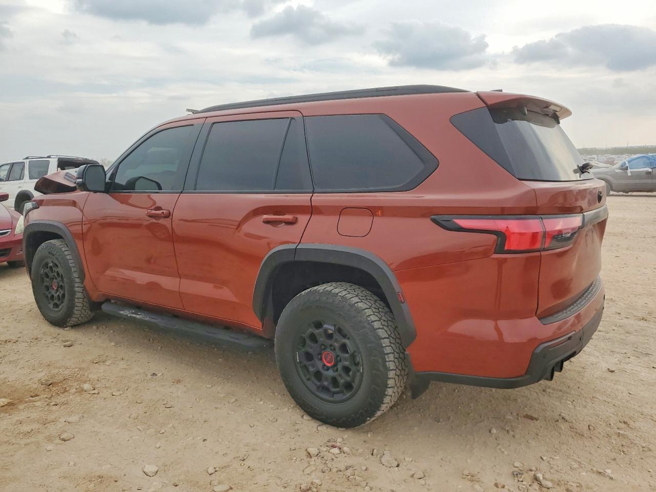 2024 Toyota Sequoia Sr5 - Фото 2