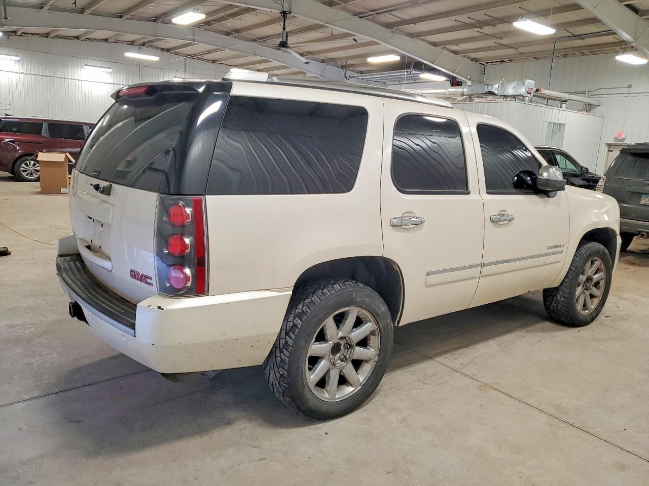 2013 GMC Yukon - Фото 3