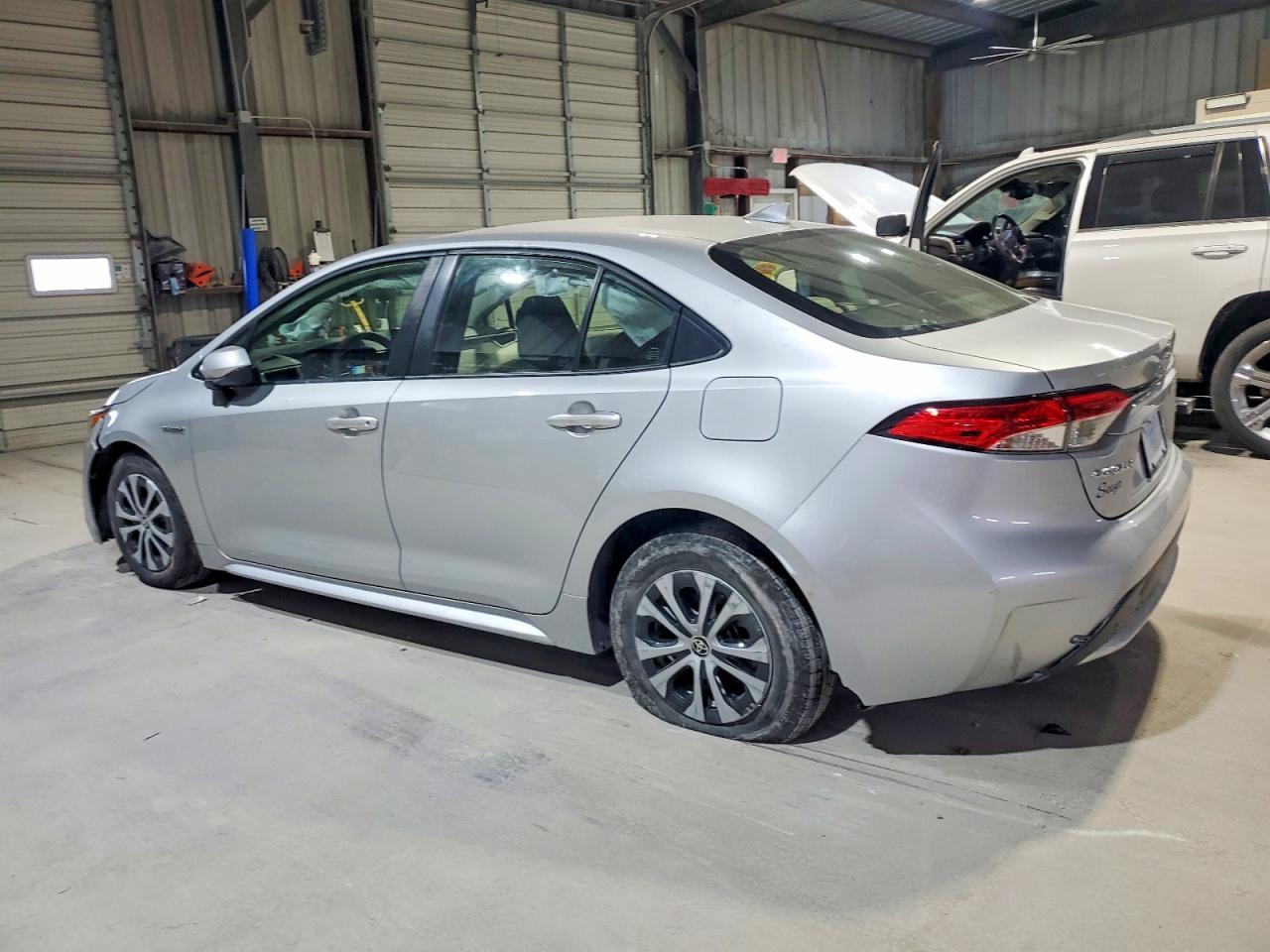 2020 Toyota Corolla Le - Фото 2