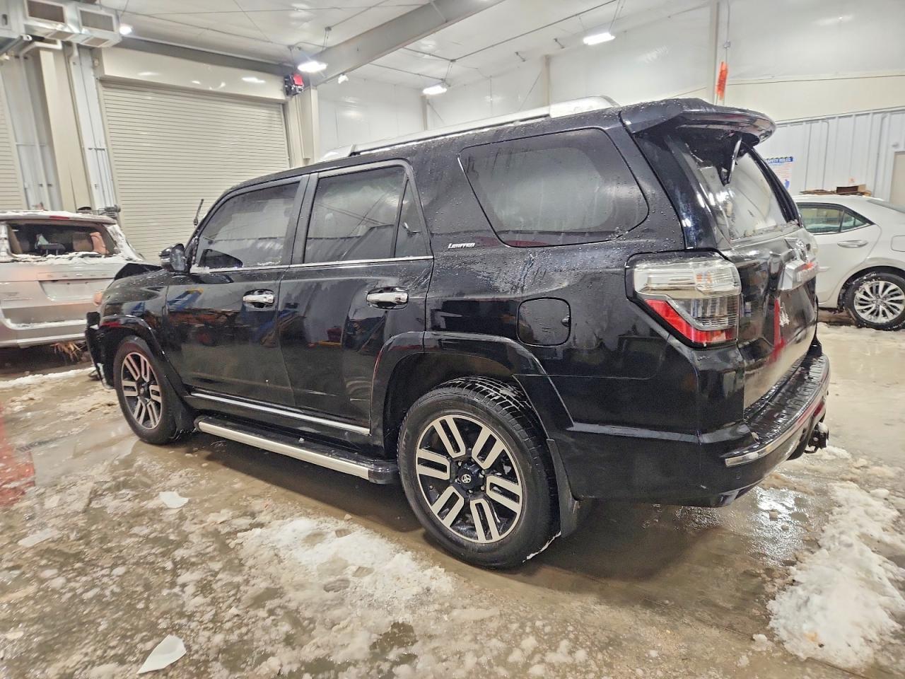 2016 Toyota 4Runner Sr5 - Фото 2