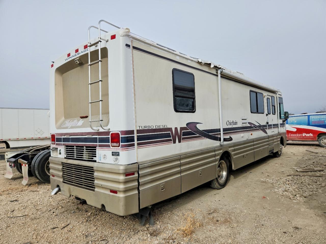 1999 Winnebago Cheiftain Recreational Vehicle - Фото 4