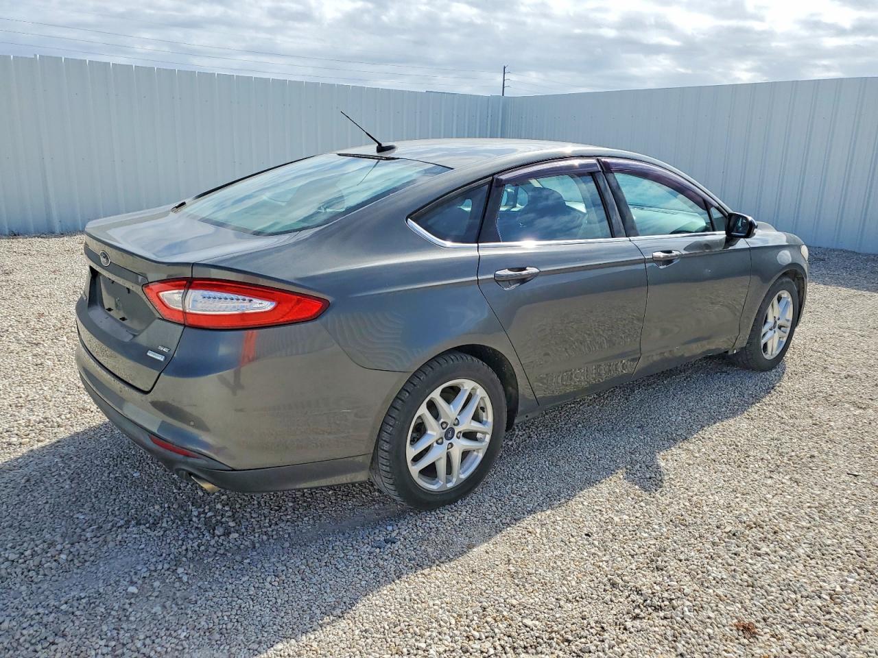 2016 Ford Fusion Se - Image 3