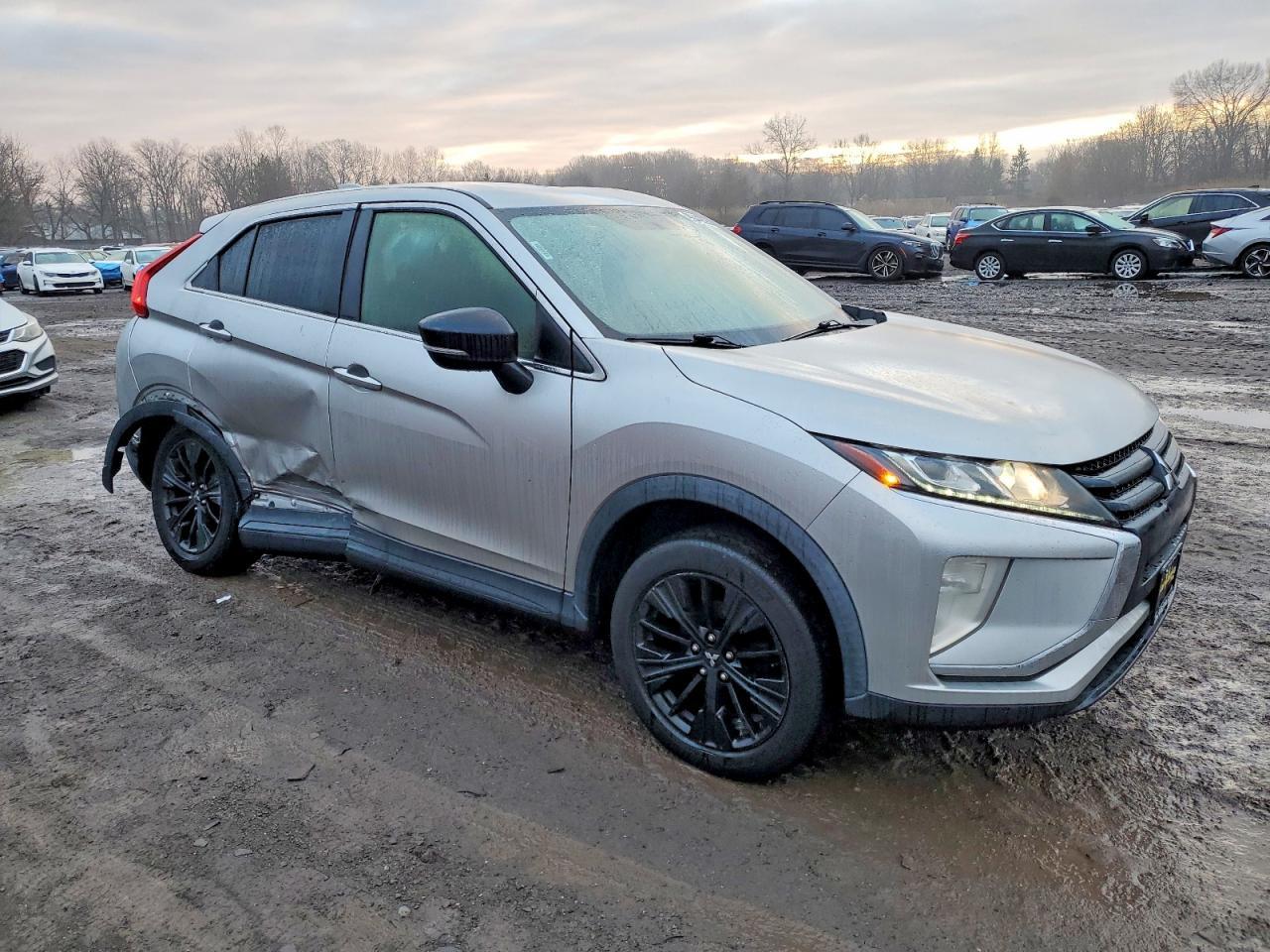 2019 Mitsubishi Eclipse Cross Le - Фото 4