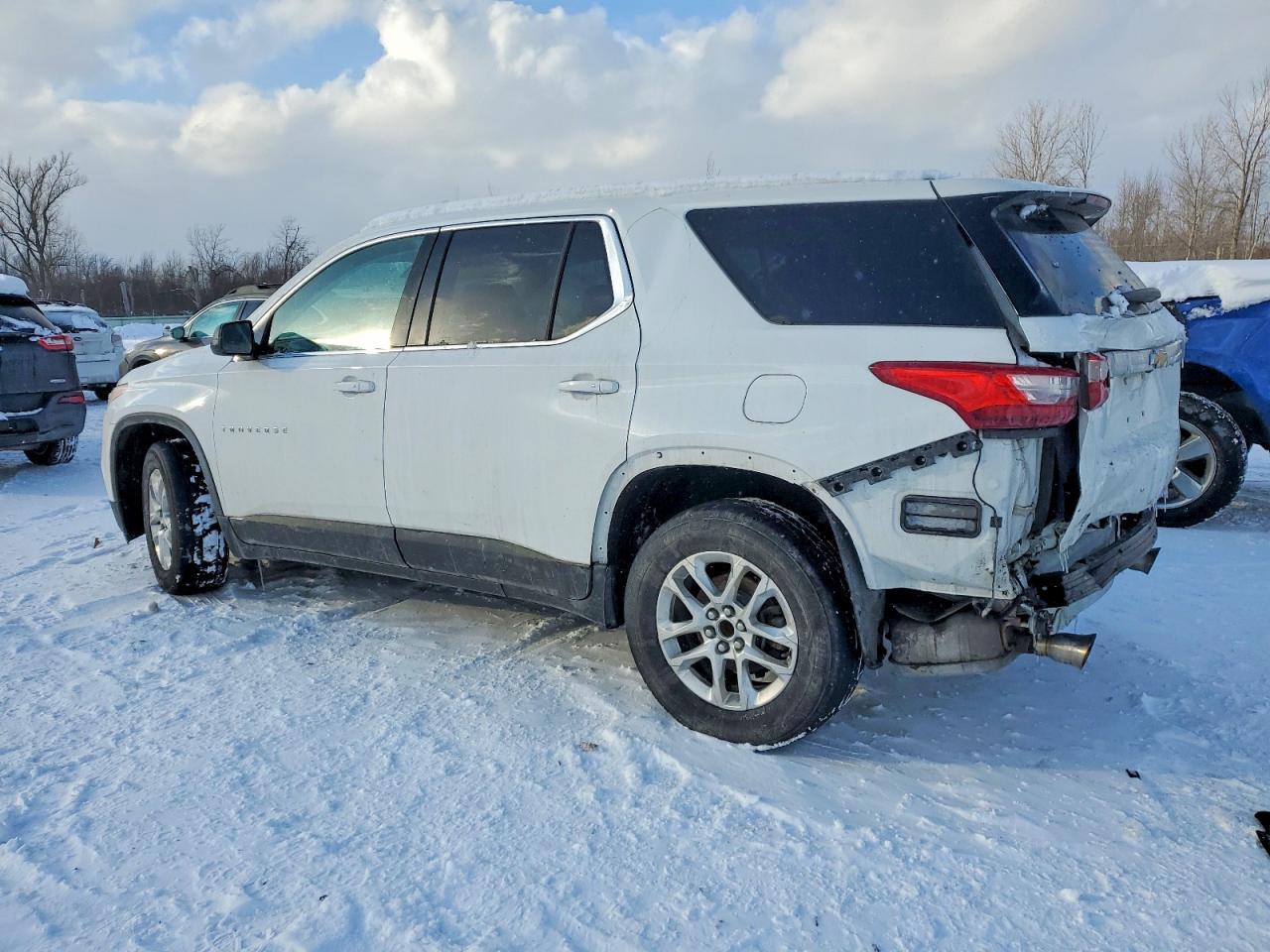 2019 Chevrolet Traverse Ls - Фото 2