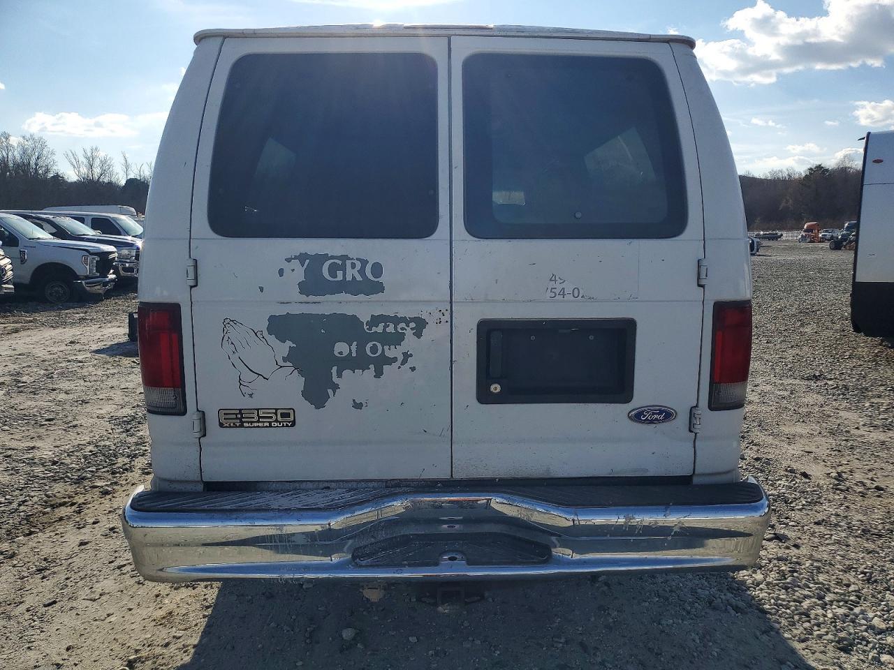 2002 Ford Econoline E350 Super Duty Wagon - Image 6