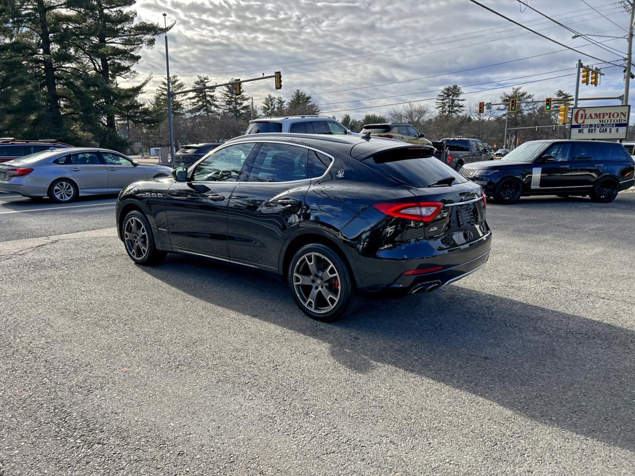 2018 Maserati Levante S Luxury - Image 3