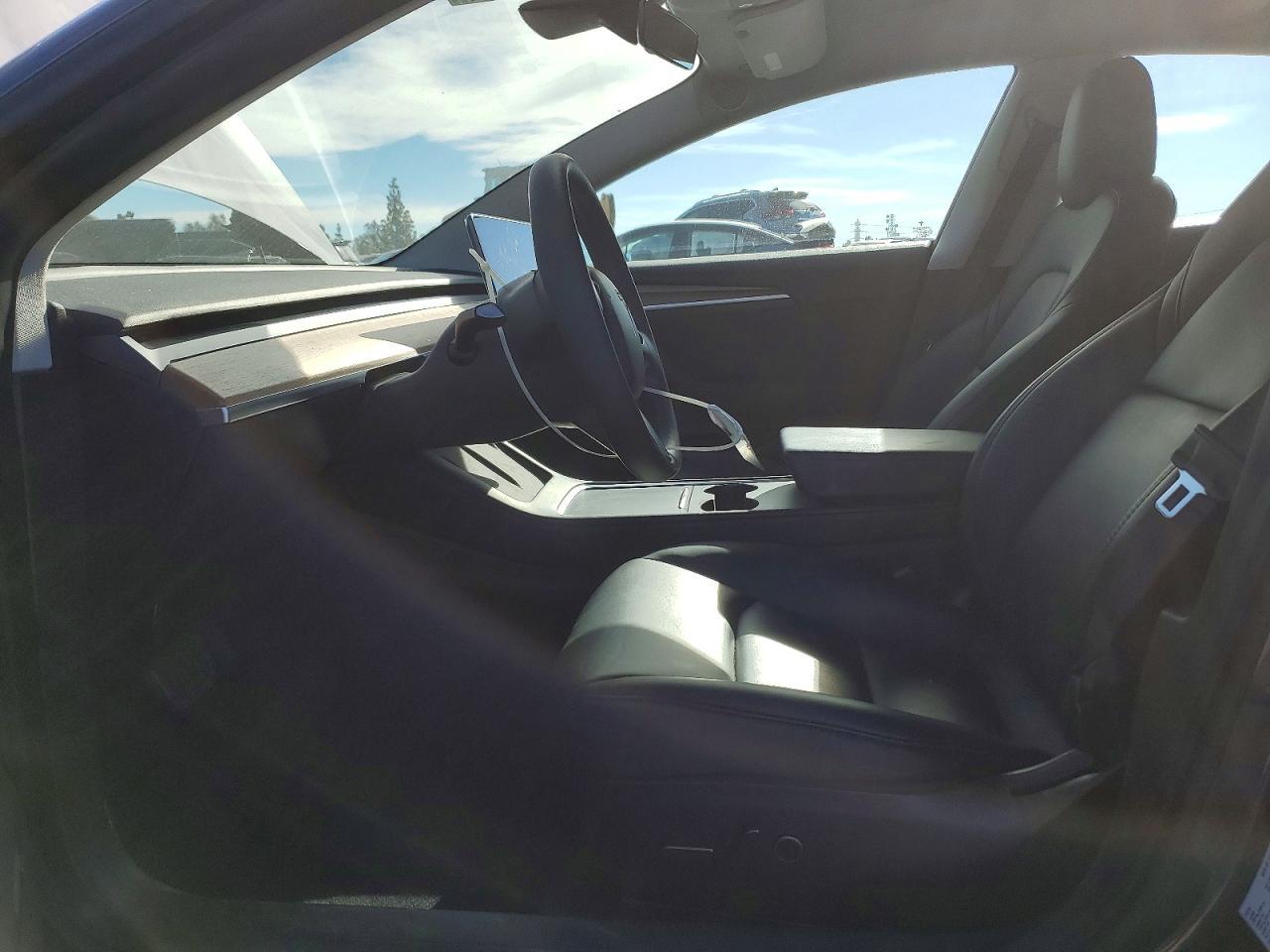 2022 Tesla Model 3 - Фото 7