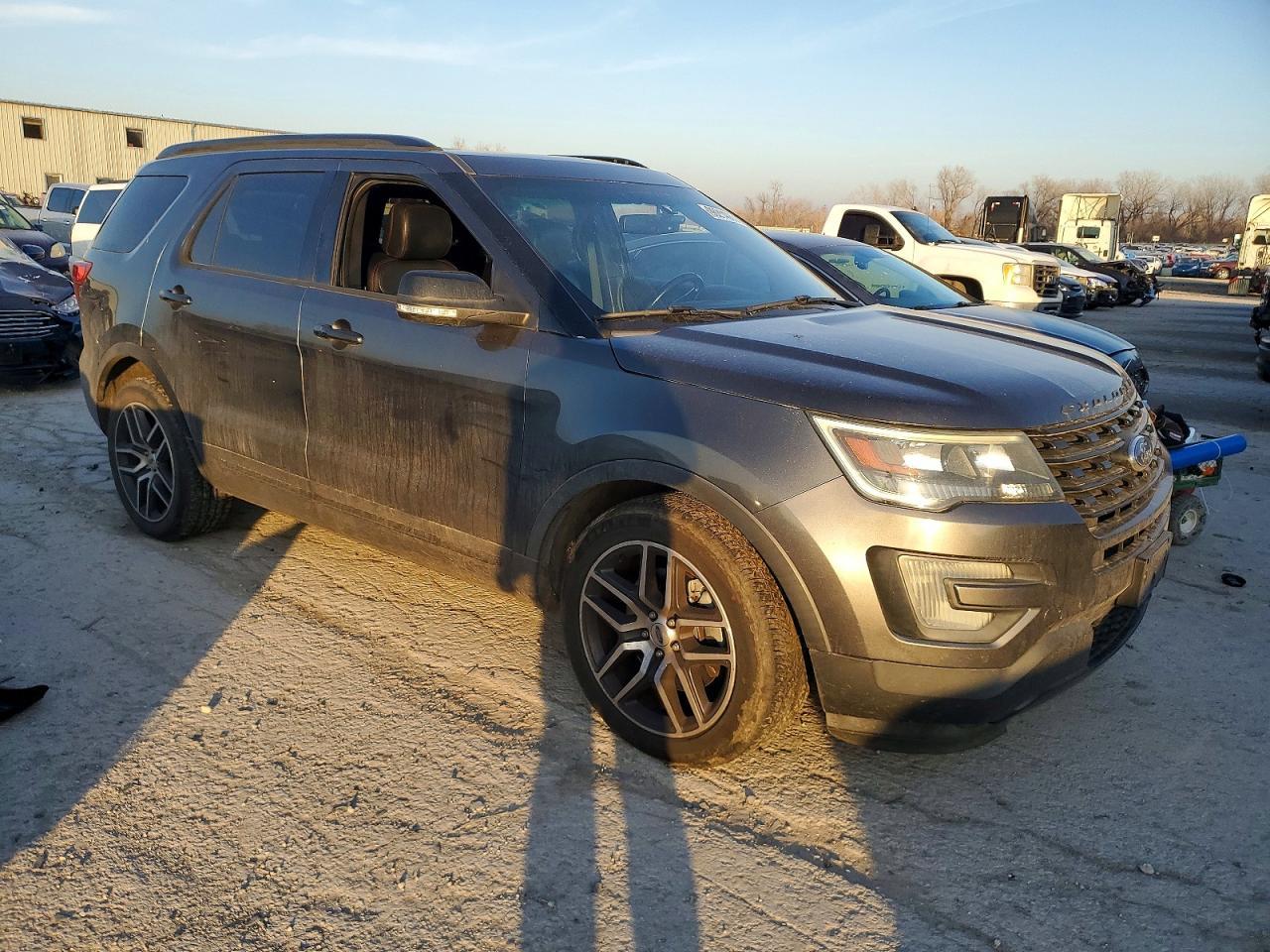 2017 Ford Explorer Sport - Image 4