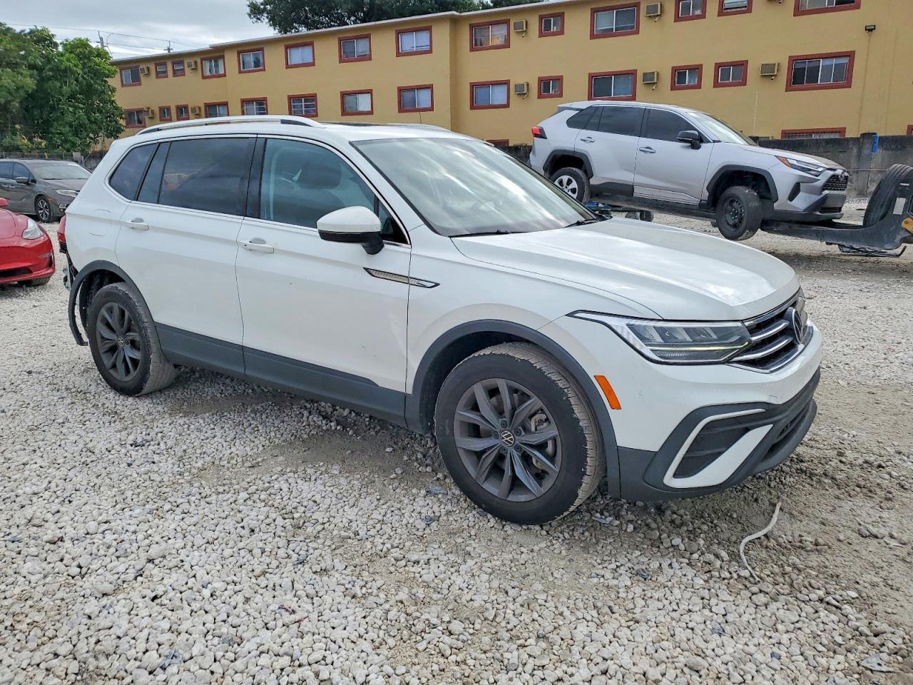 2022 Volkswagen Tiguan Se - Фото 4