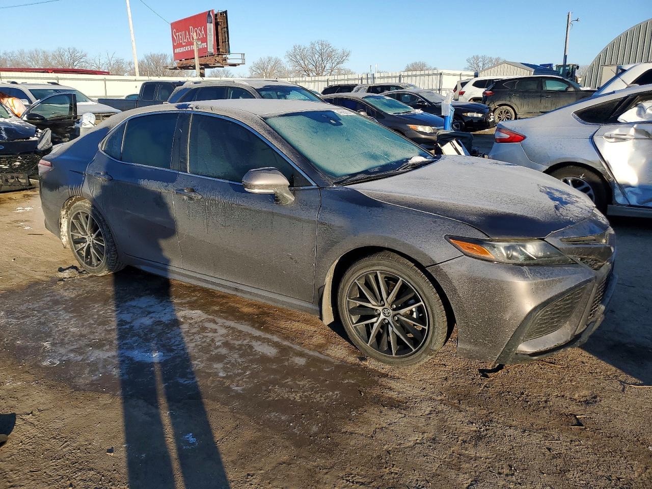 2022 Toyota Camry Se - Image 4