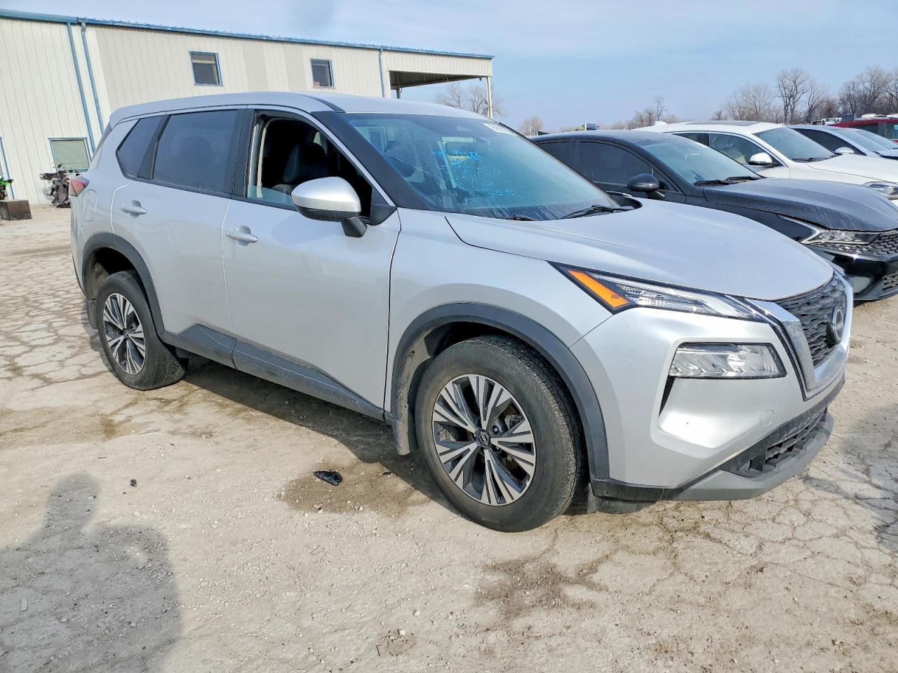 2023 Nissan Rogue Sv - Image 4
