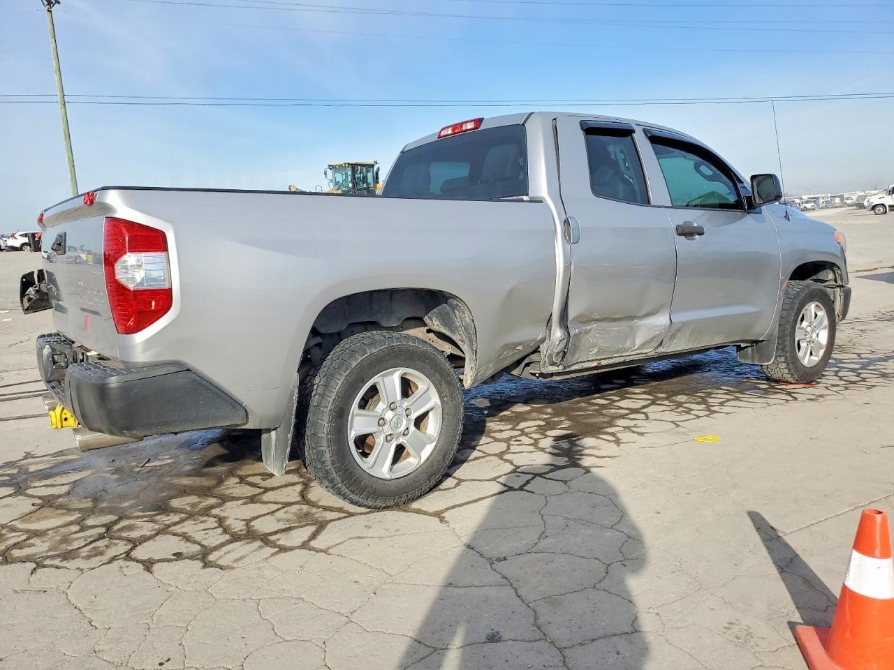 2015 Toyota Tundra Double Cab Sr - Фото 3