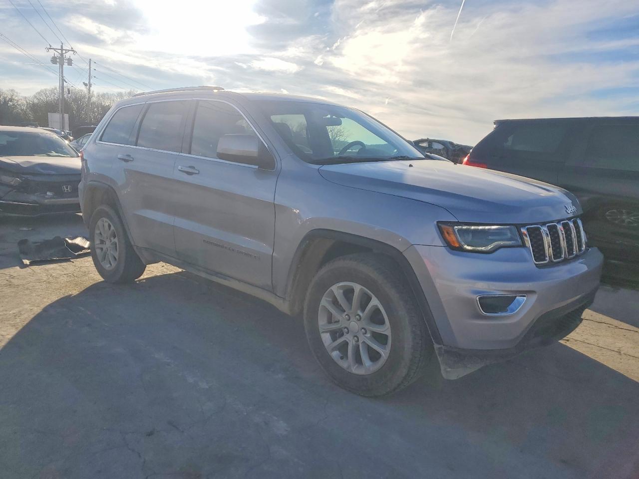 2021 Jeep Grand Cherokee Laredo - Фото 4