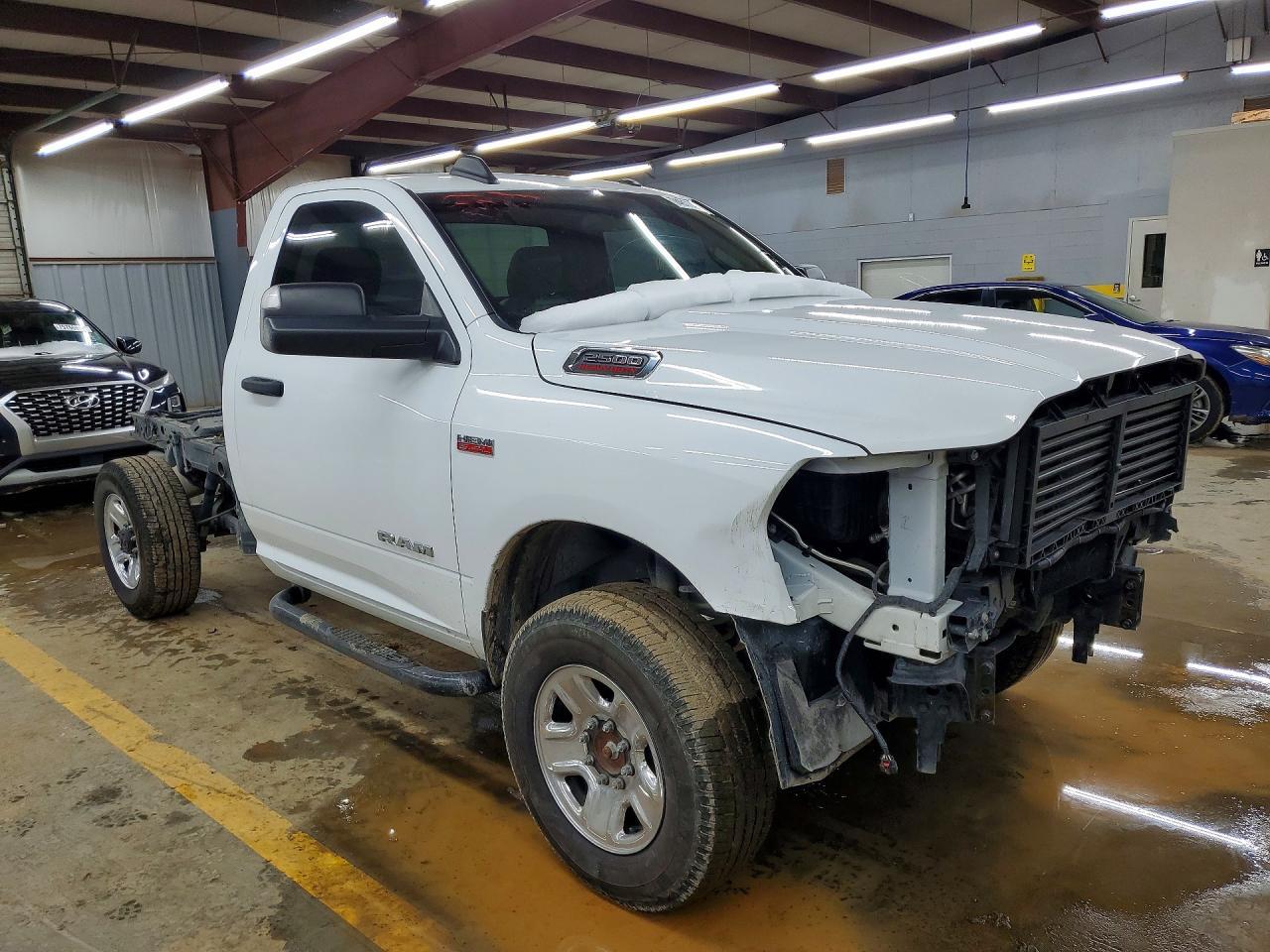 2022 Ram 2500 Tradesman 6.4L V8 4X4 8' Box - Image 4