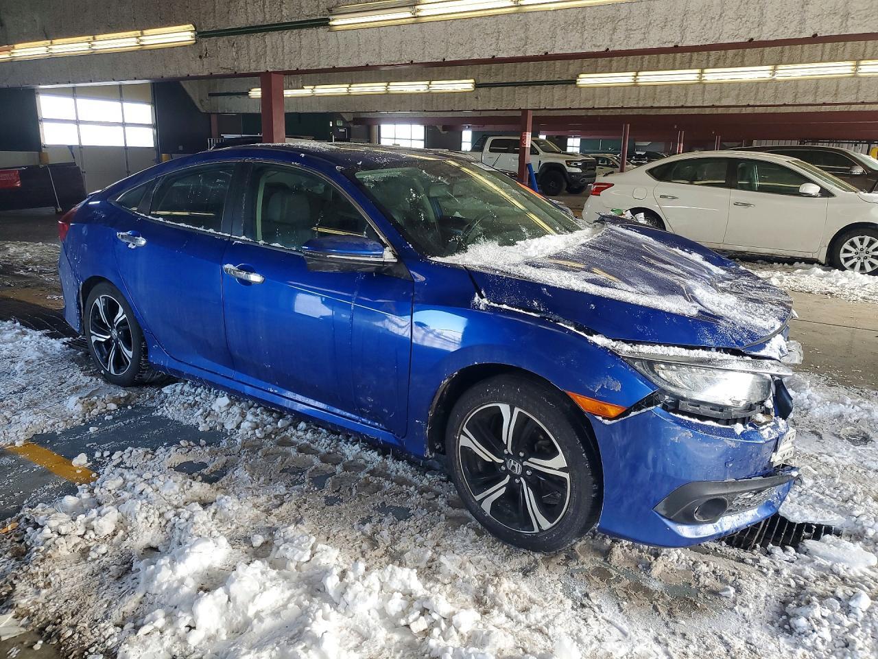 2016 Honda Civic Touring - Image 4