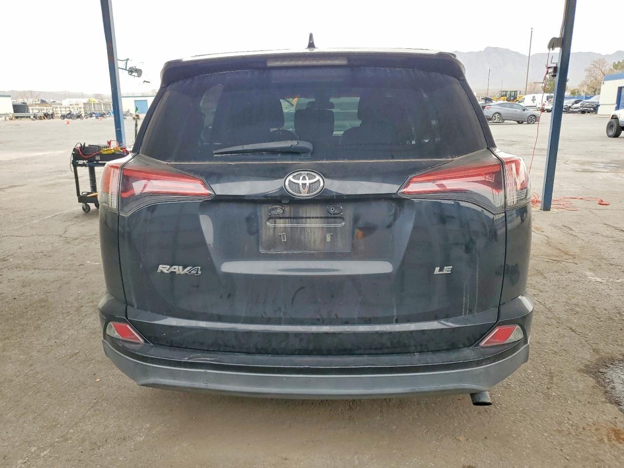 2018 Toyota Rav4 Le - Image 6