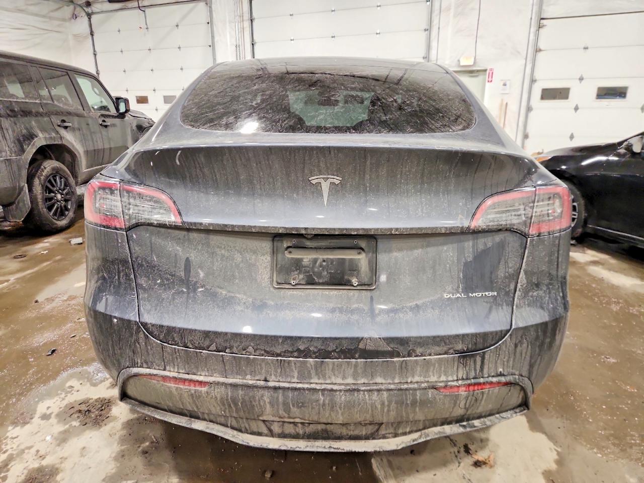 2023 Tesla Model Y - Фото 6