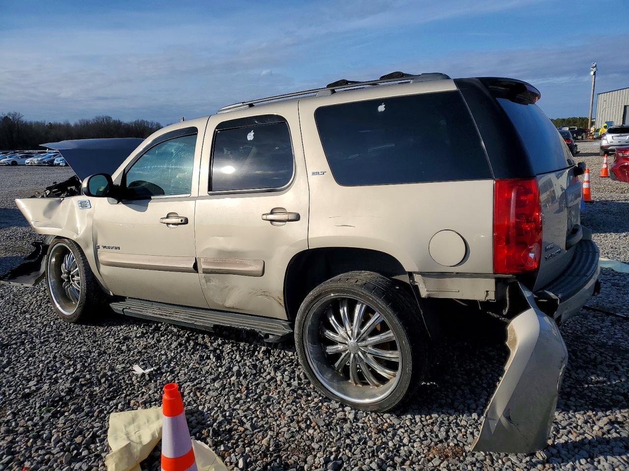 2007 GMC Yukon - Фото 2