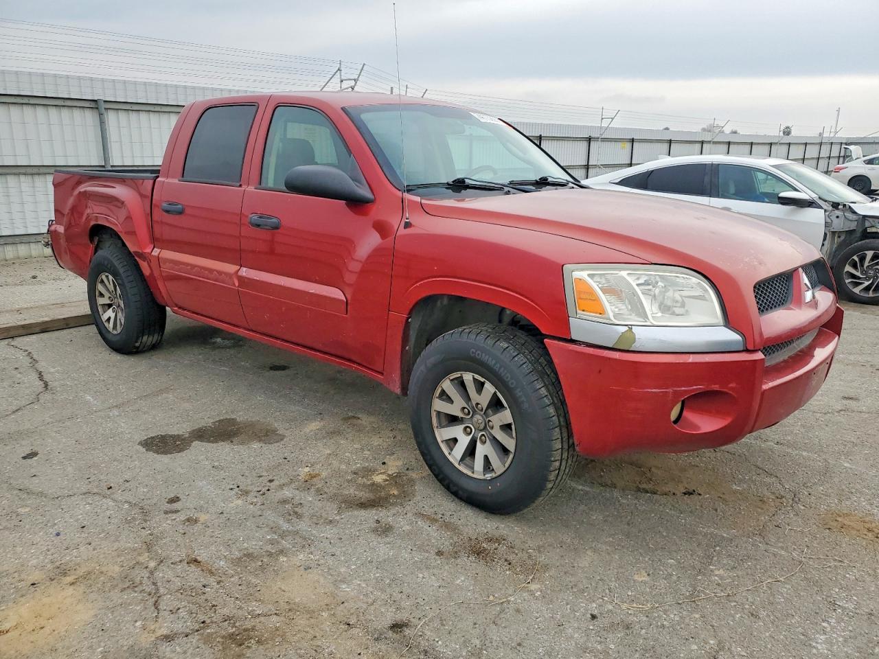 2009 Mitsubishi Raider Ls - Image 4