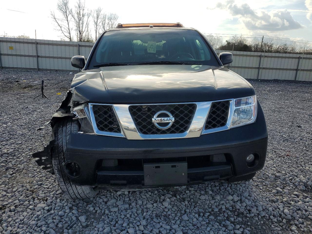 2012 Nissan Pathfinder S - Image 5