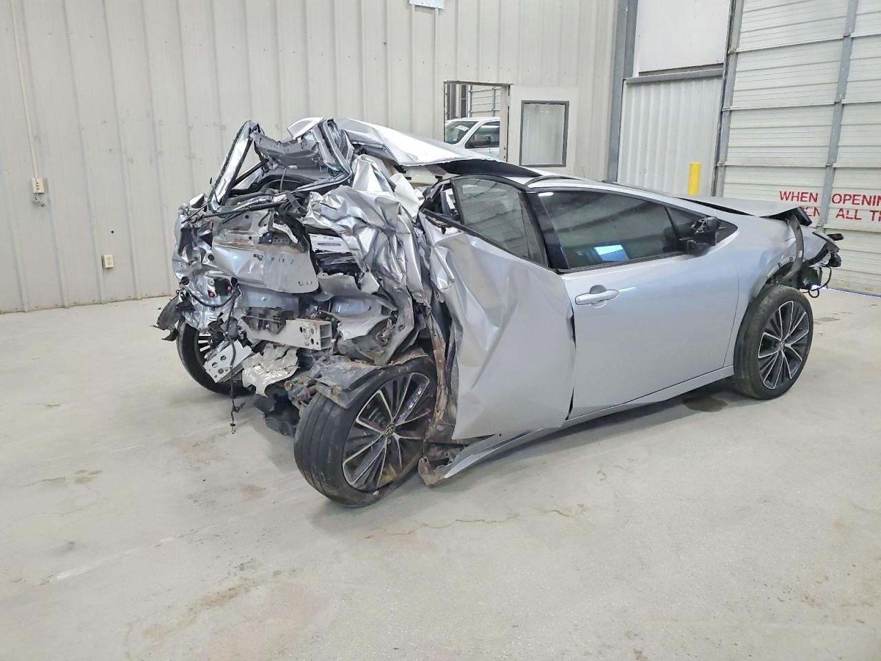 2024 Toyota Prius Xle - Image 3