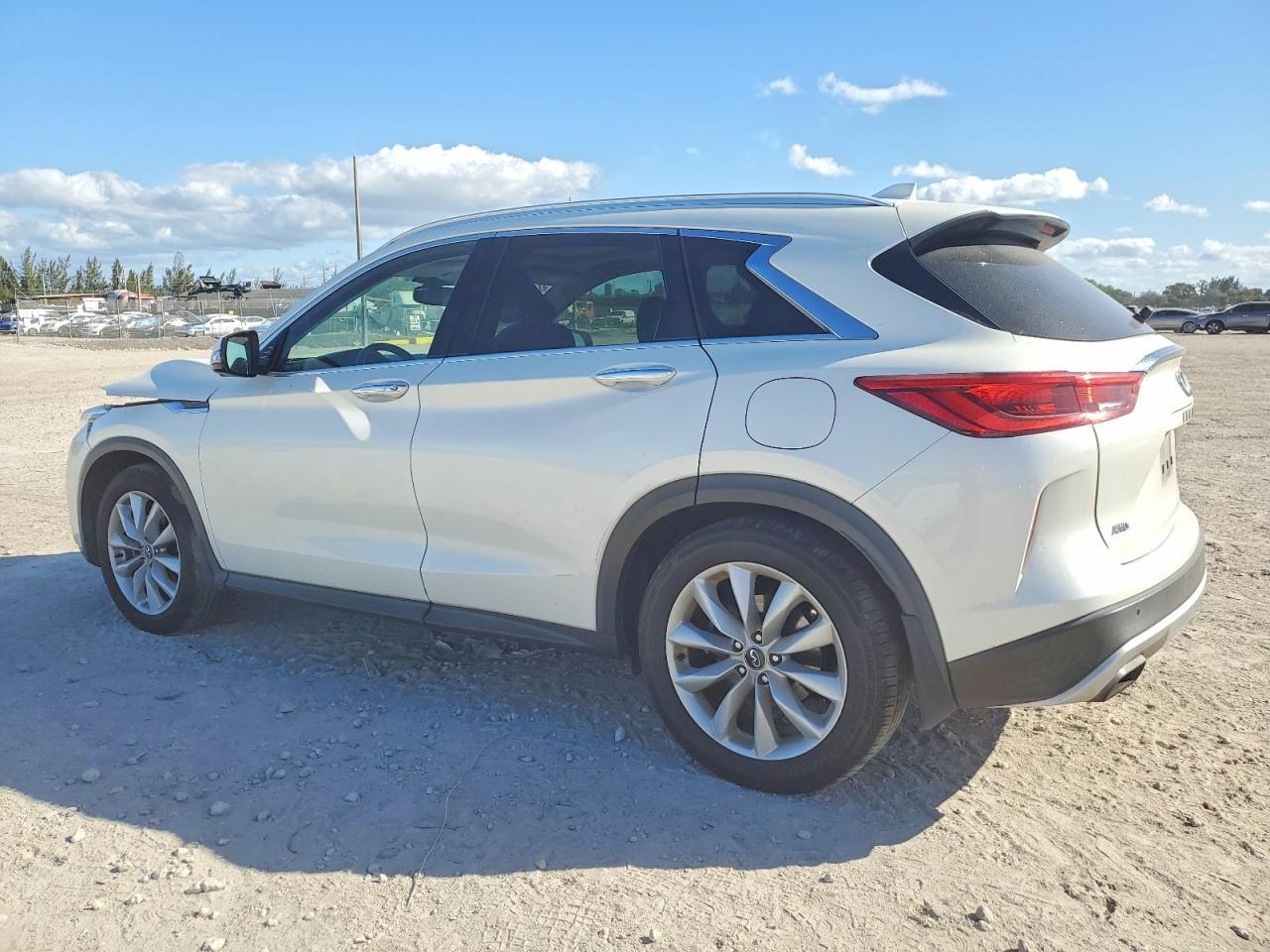 2019 Infiniti Qx50 Essential - Image 2
