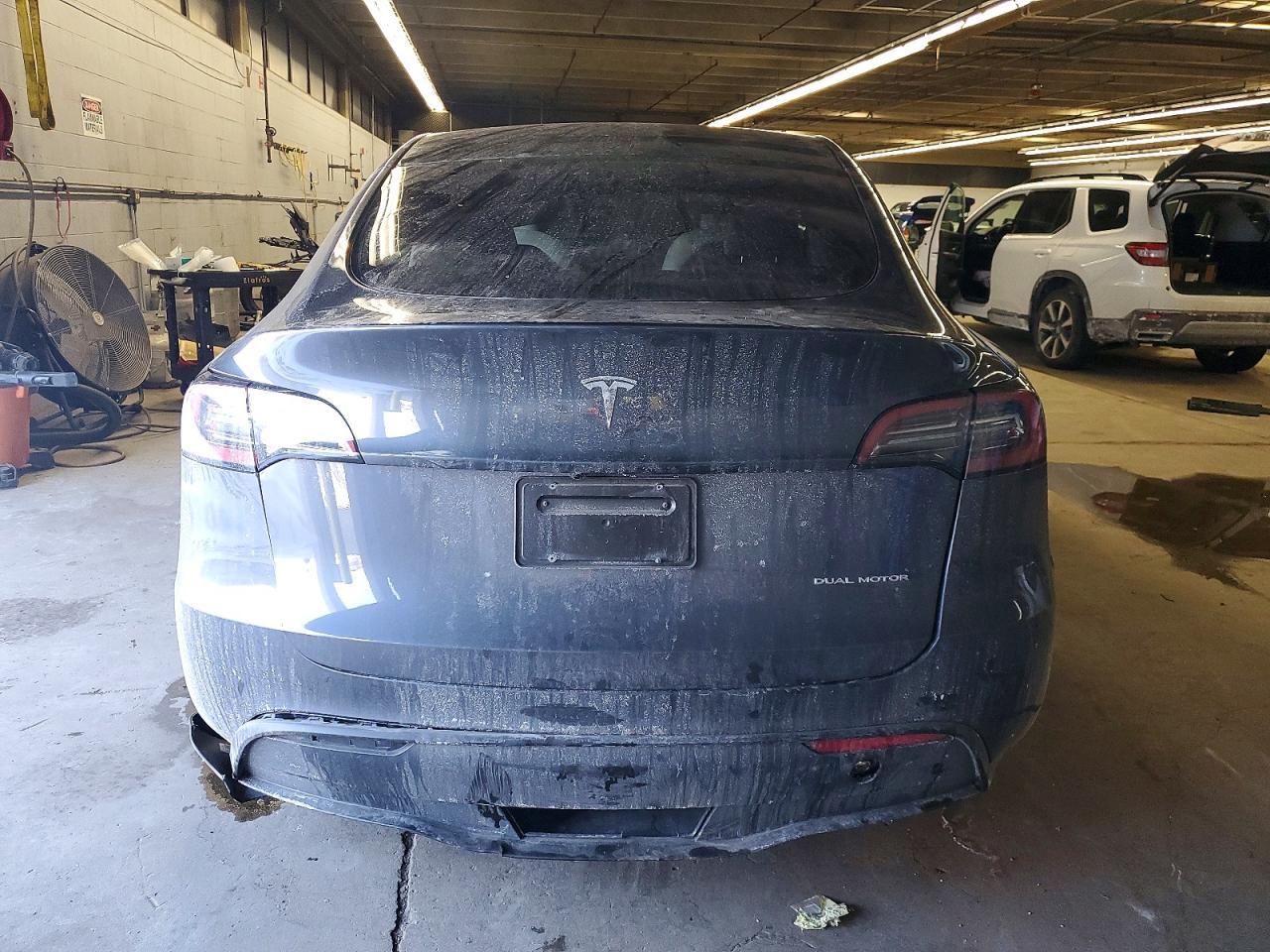 2023 Tesla Model Y - Фото 6