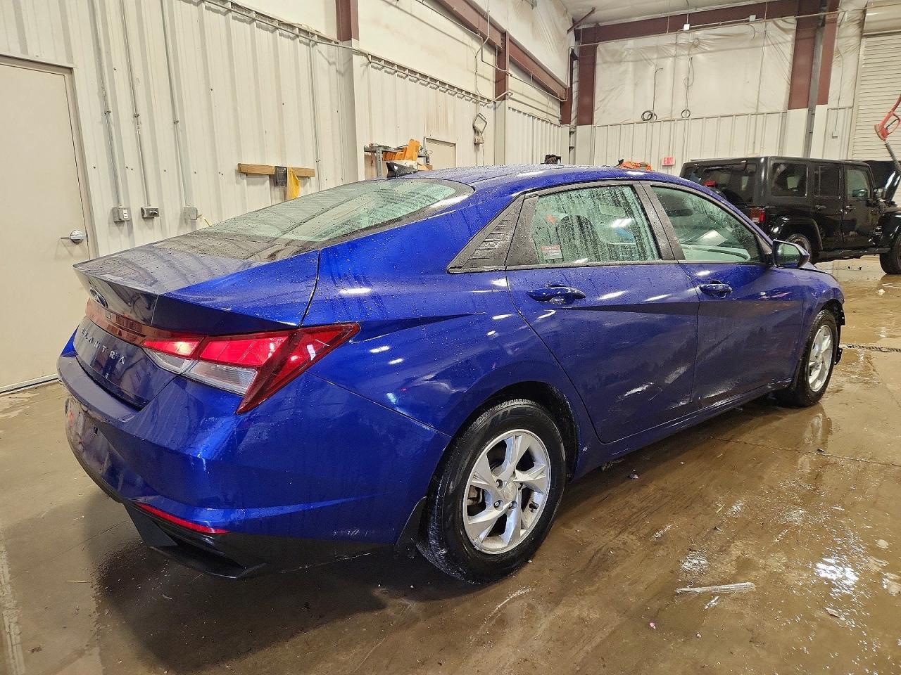 2023 Hyundai Elantra Se - Фото 3