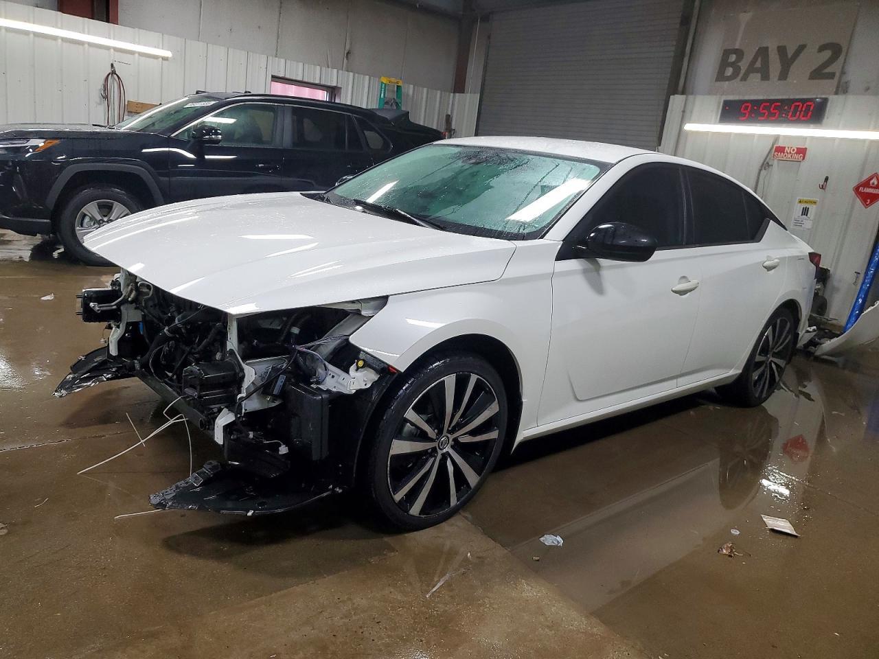 2022 Nissan Altima Sr